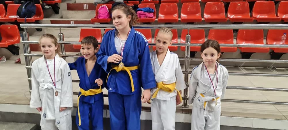 Lucija Mihović i Marta Komušanac osvojile zlatne medalje, a Matea Špehar brončanu
