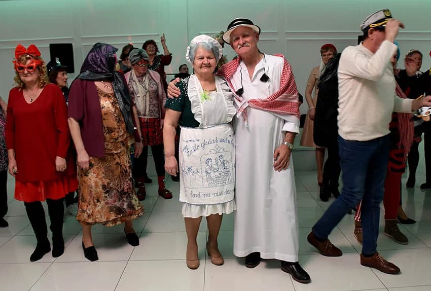 ODRŽAN MASKENBAL U POŽEŠKOJ SVEČANOJ DVORANI GLORIA: Maškare su i ludi su dani
