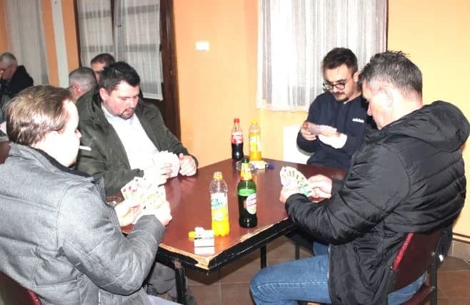MEMORIJALNI TURNIR U BELI „ZDENKO VELETIĆ“: Pobjednička ekipa „Mira i Damir“, druga „Lakušija“