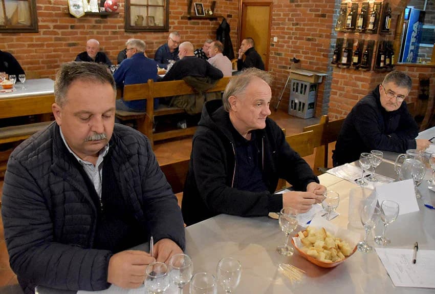 ZIMSKA ŠKOLA UDRUGE „VINO-KAP“ IZ KAPTOLA: Ocjenjivanje vina članova Udruge