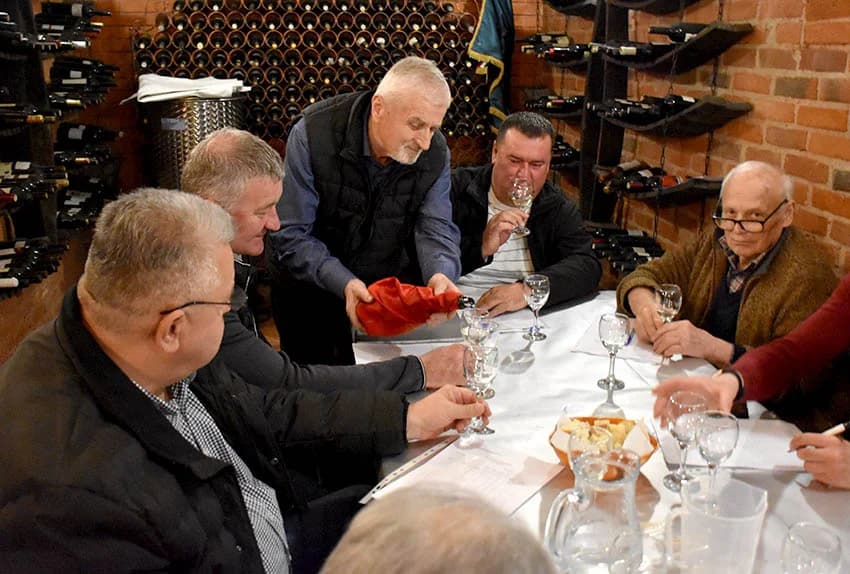 ZIMSKA ŠKOLA UDRUGE „VINO-KAP“ IZ KAPTOLA: Ocjenjivanje vina članova Udruge