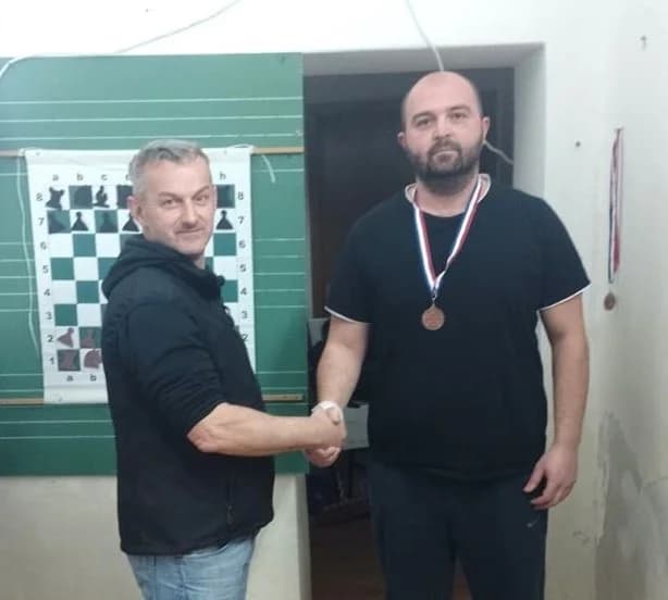 ŠAHOVSKI TURNIR „SRIJEDOM U BRESTOVCU“ : Pobjednik Pejo Martić, drugi Matej Bušić, treći Branimir Miljević