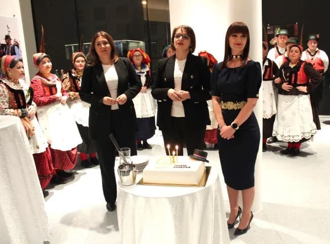 (FOTO) Svečano proslavljen prvi rođendan Muzeja bećarca u Pleternici