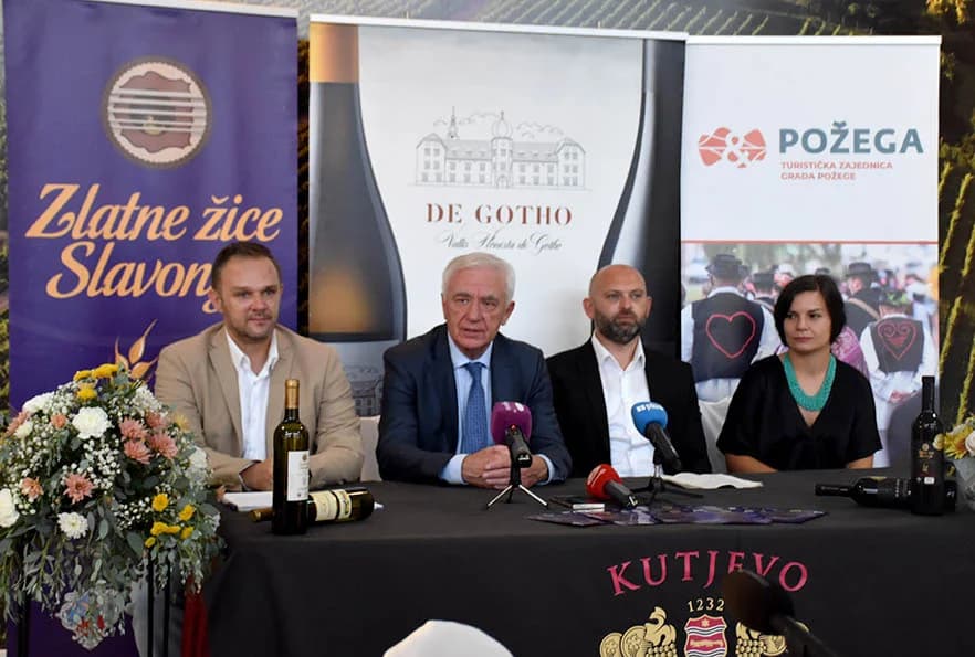Napunjene festivalske butelje