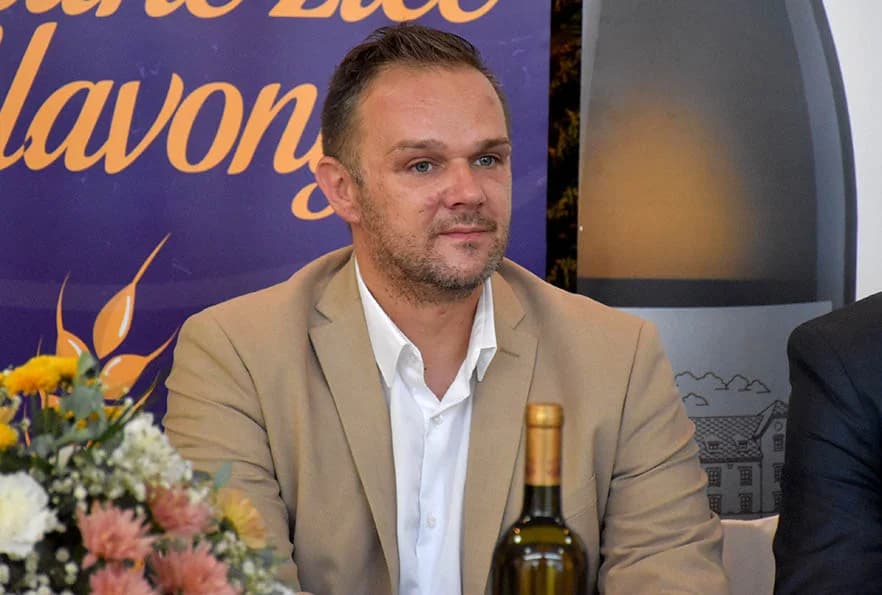 Napunjene festivalske butelje