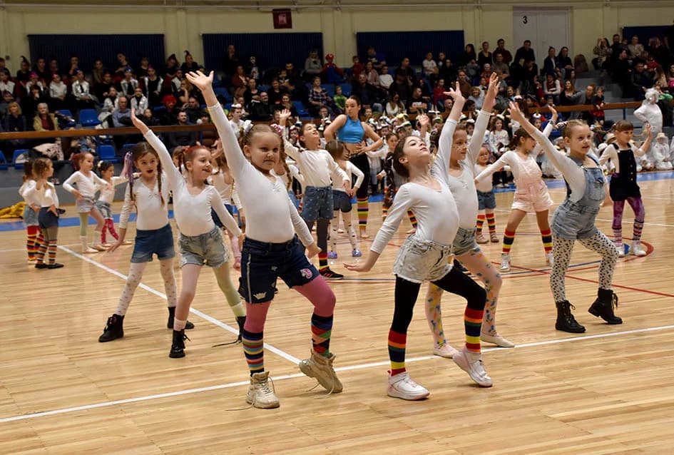 (FOTOGALERIJA) Maškare preuzele vlast u Požegi: ʼPripazite na punu gradsku blagajnuʼ