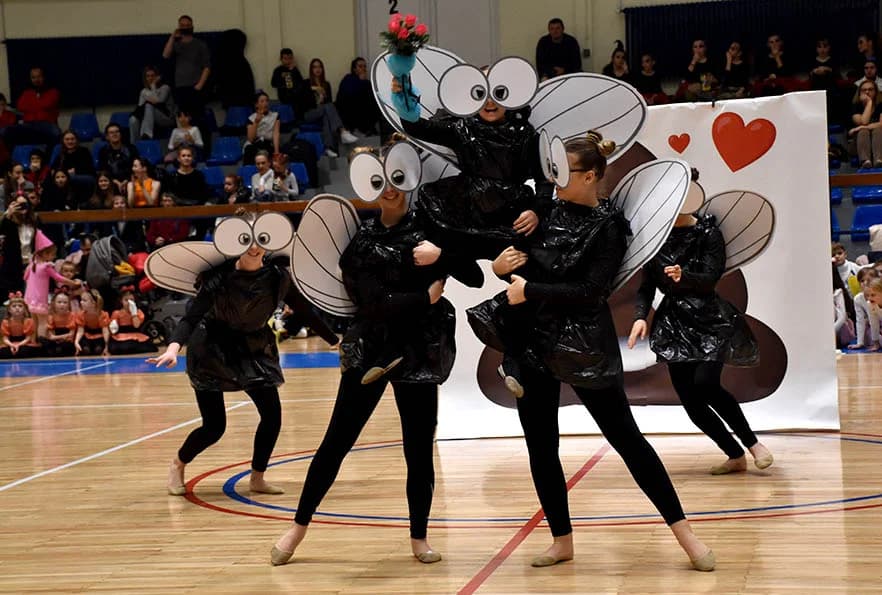 (FOTOGALERIJA) Maškare preuzele vlast u Požegi: ʼPripazite na punu gradsku blagajnuʼ