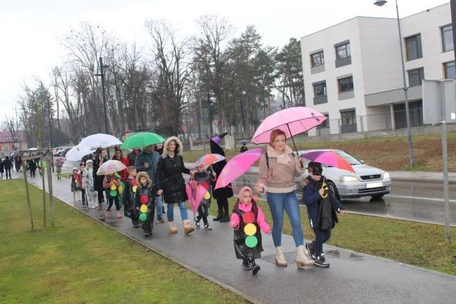 MAŠKARE U PLETERNICI: Zanimljiv i sadržajan zabavni program u dvorani Terra Panonica