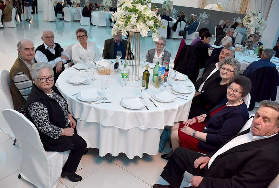 Zaplesali parovi sa 50 i više godina braka