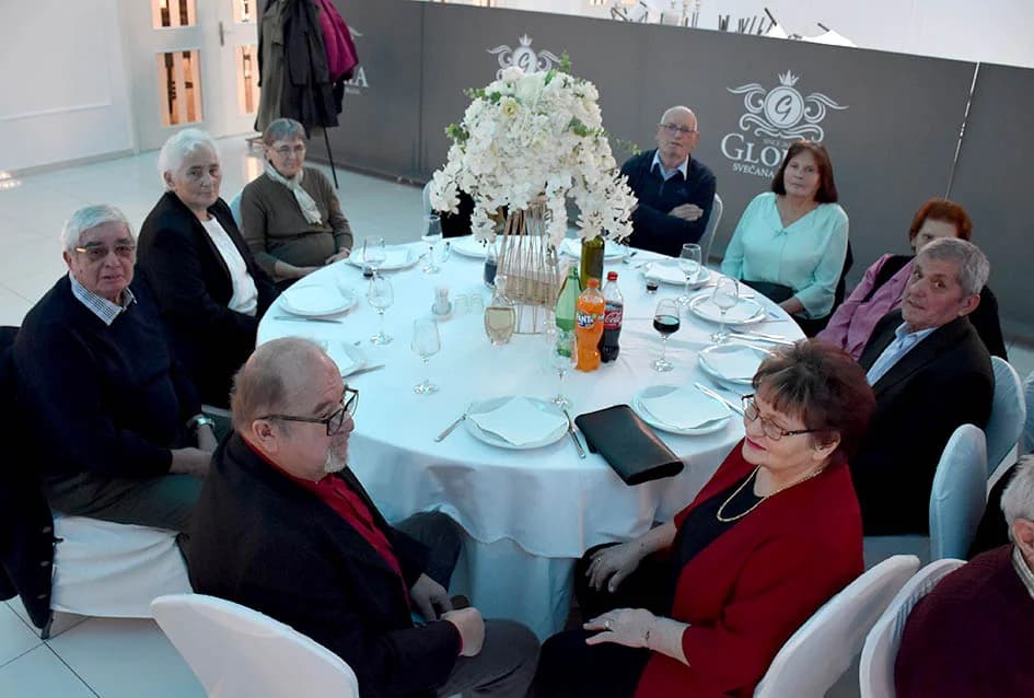 Zaplesali parovi sa 50 i više godina braka