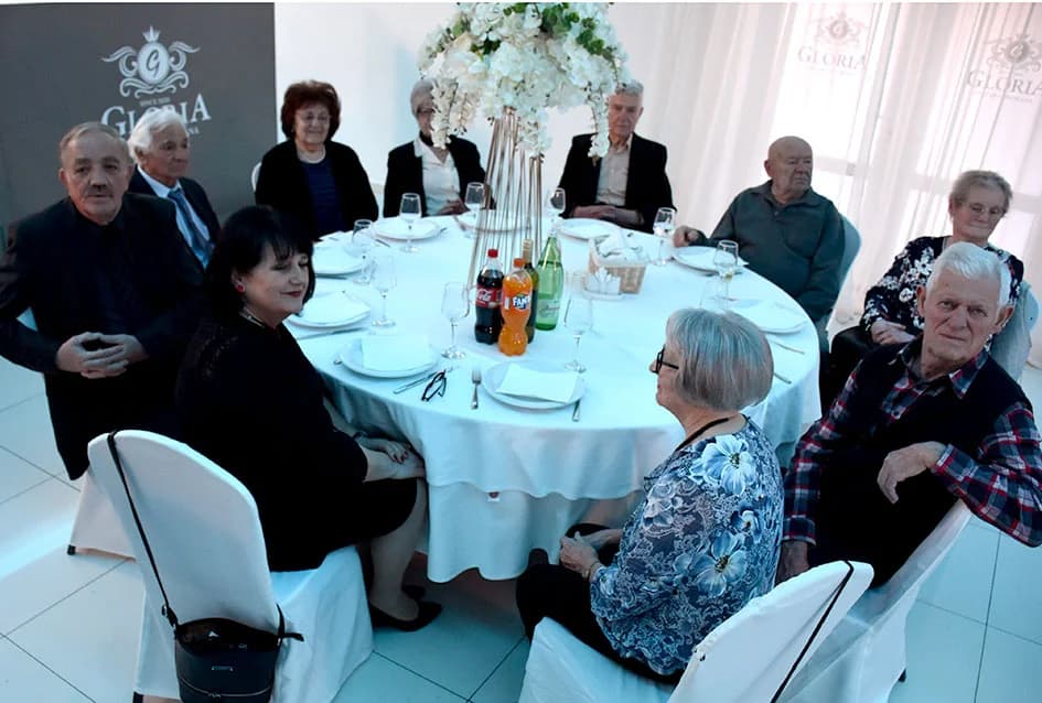 Zaplesali parovi sa 50 i više godina braka