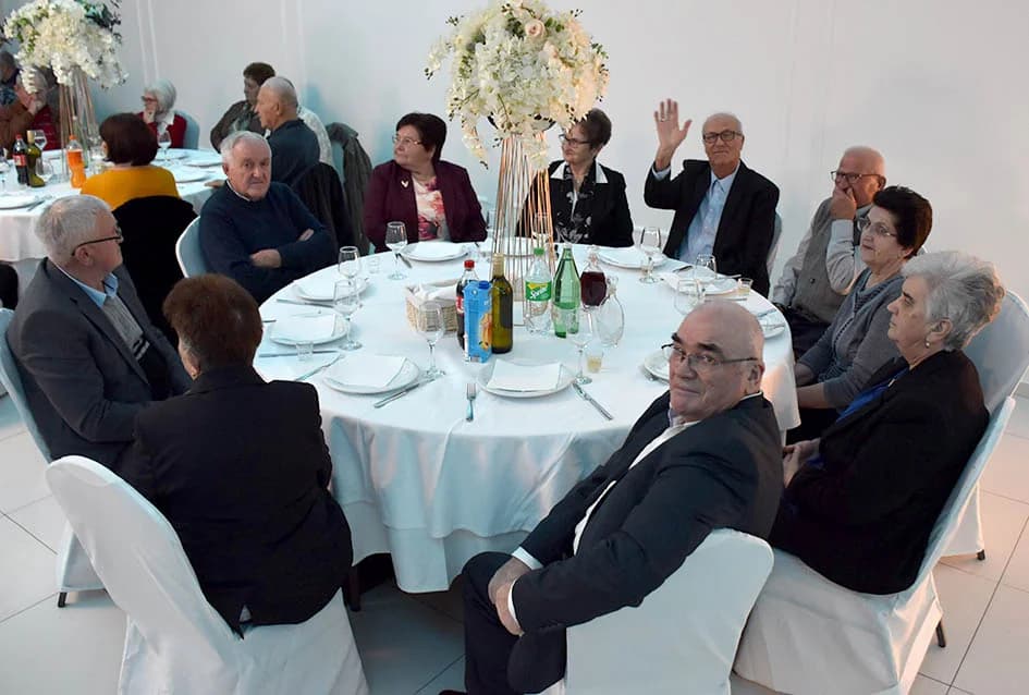 Zaplesali parovi sa 50 i više godina braka