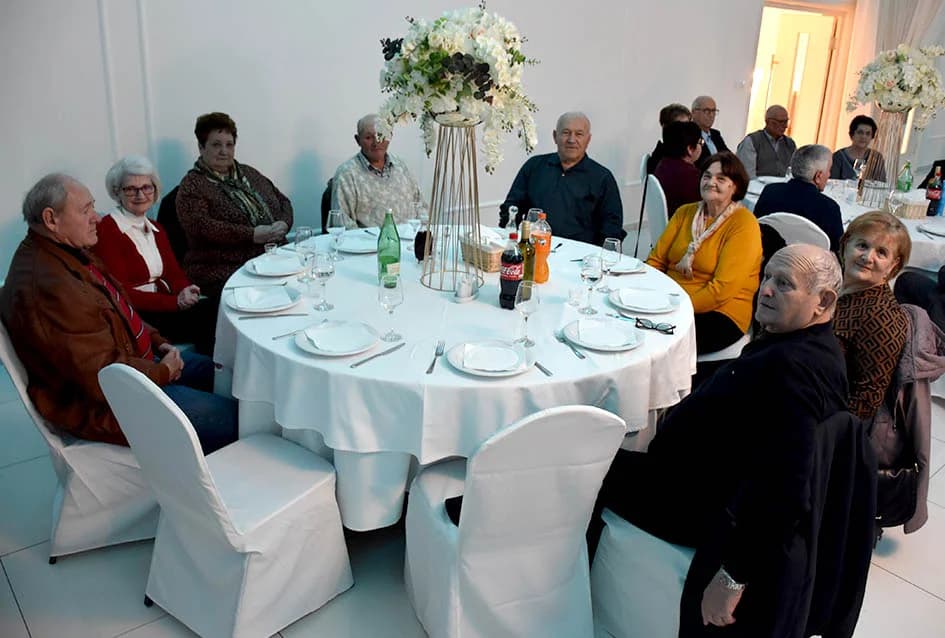 Zaplesali parovi sa 50 i više godina braka