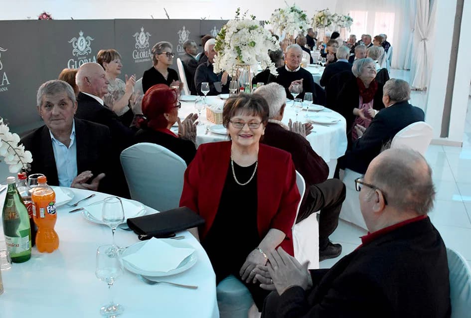 Zaplesali parovi sa 50 i više godina braka