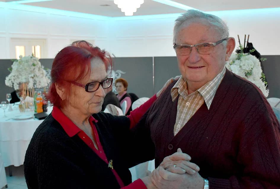 Zaplesali parovi sa 50 i više godina braka