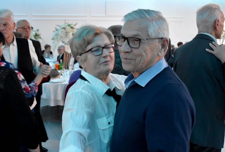 Zaplesali parovi sa 50 i više godina braka