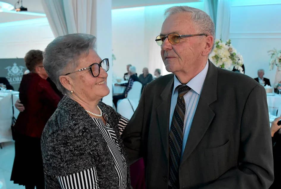 Zaplesali parovi sa 50 i više godina braka