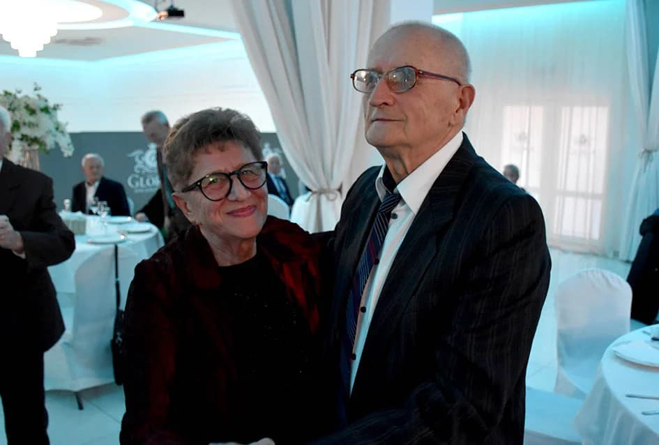Zaplesali parovi sa 50 i više godina braka