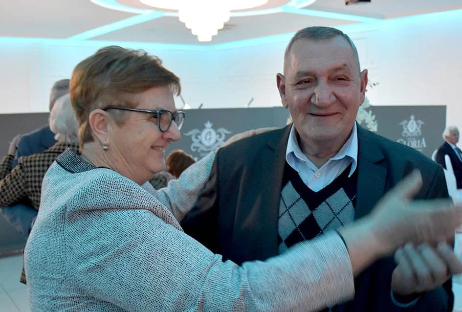 Zaplesali parovi sa 50 i više godina braka