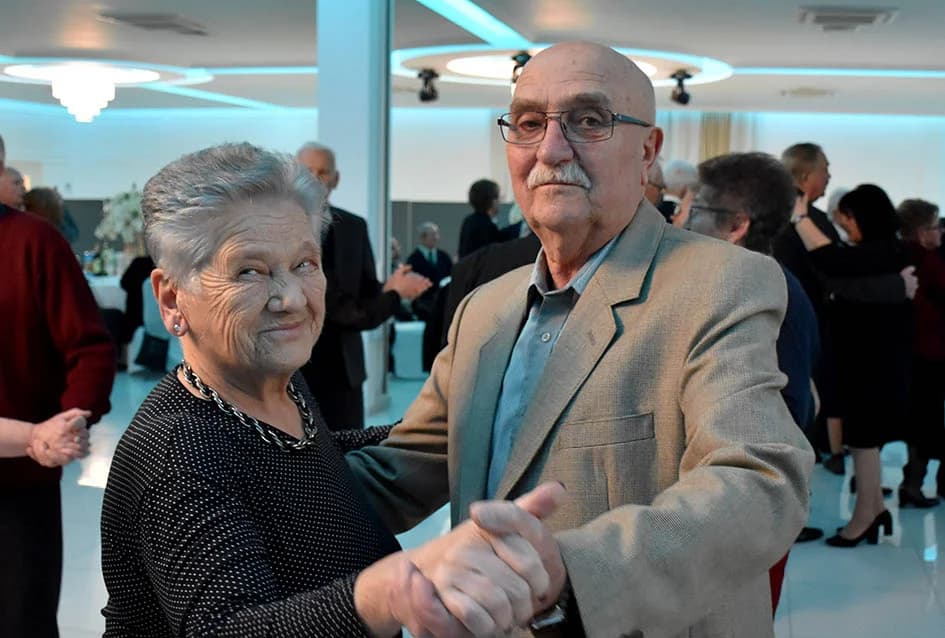 Zaplesali parovi sa 50 i više godina braka