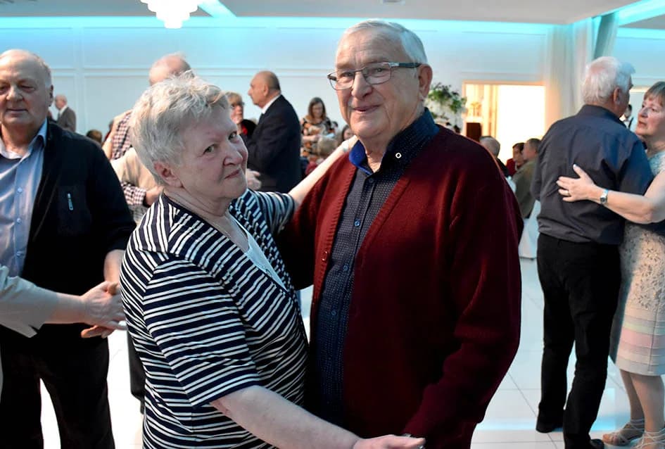 Zaplesali parovi sa 50 i više godina braka