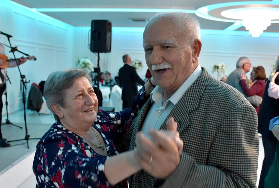 Zaplesali parovi sa 50 i više godina braka