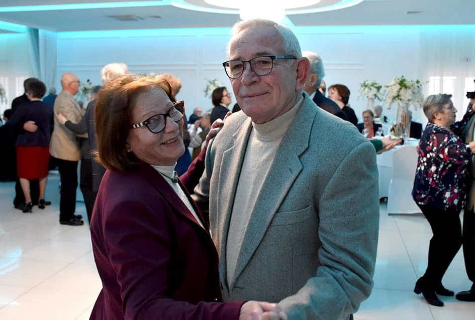 Zaplesali parovi sa 50 i više godina braka