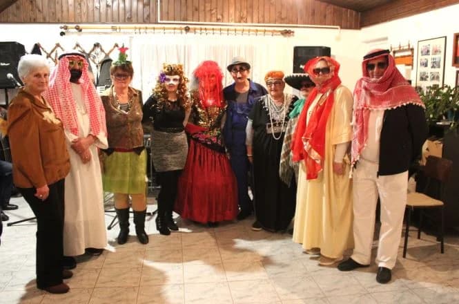 Uz pjesmu i ples pleternički umirovljenici pod maskama održali pokladnu zabavu