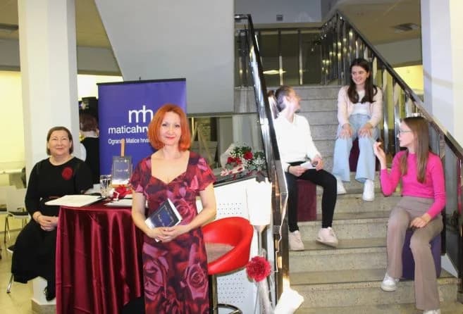 VALENTINOVO U PLETERNICI: Održana večer ljubavne poezije „Kaplja sna“