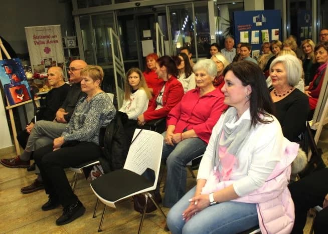 VALENTINOVO U PLETERNICI: Održana večer ljubavne poezije „Kaplja sna“
