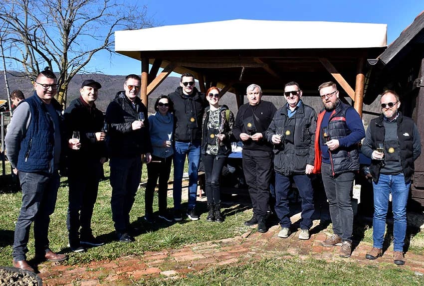 RADNICI ZAGREBAČKOG HOTELA ESPLANADE BORAVILI U KUTJEVU: Ugostila ih obitelj Krauthaker