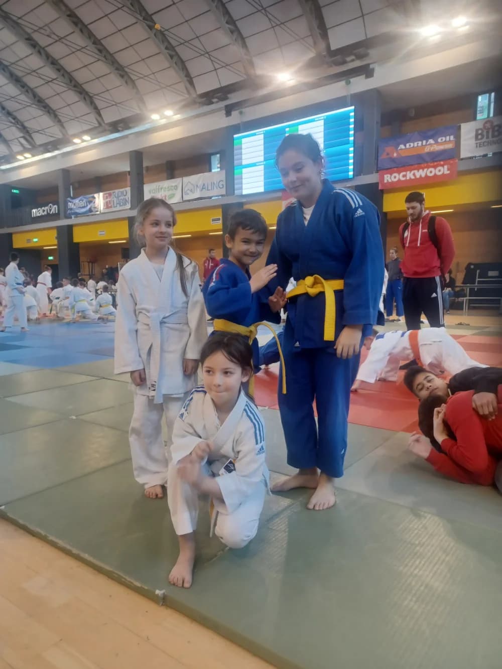 Četiri natjecatelja osvojila čak šest medalja-Marta Komušanac, Lucija Mihović i Matea Špehar primile zlato