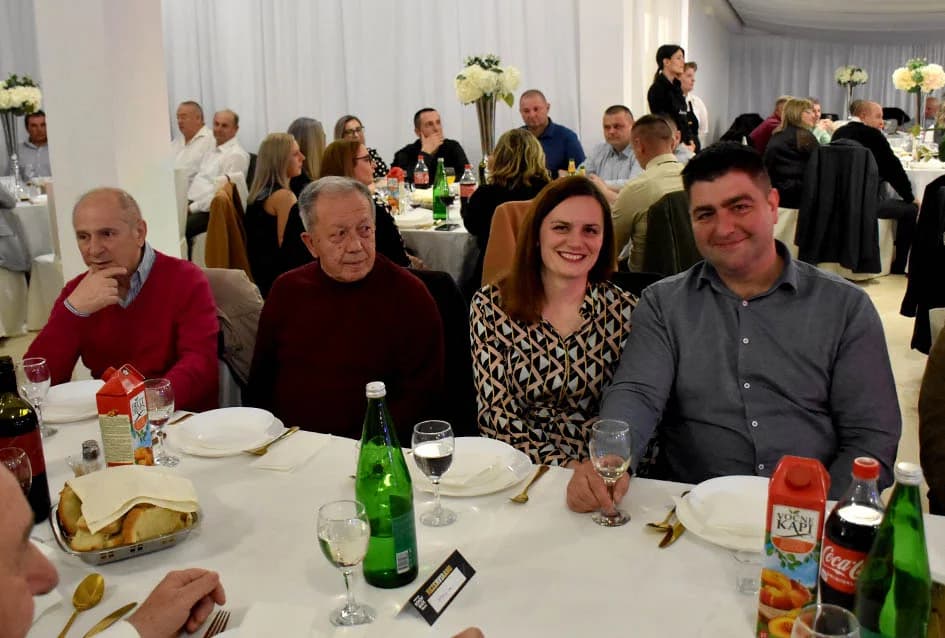 Lovci se veselili uz Ivana Štivića i Paore, bogatu tombolu i zanimljive igre