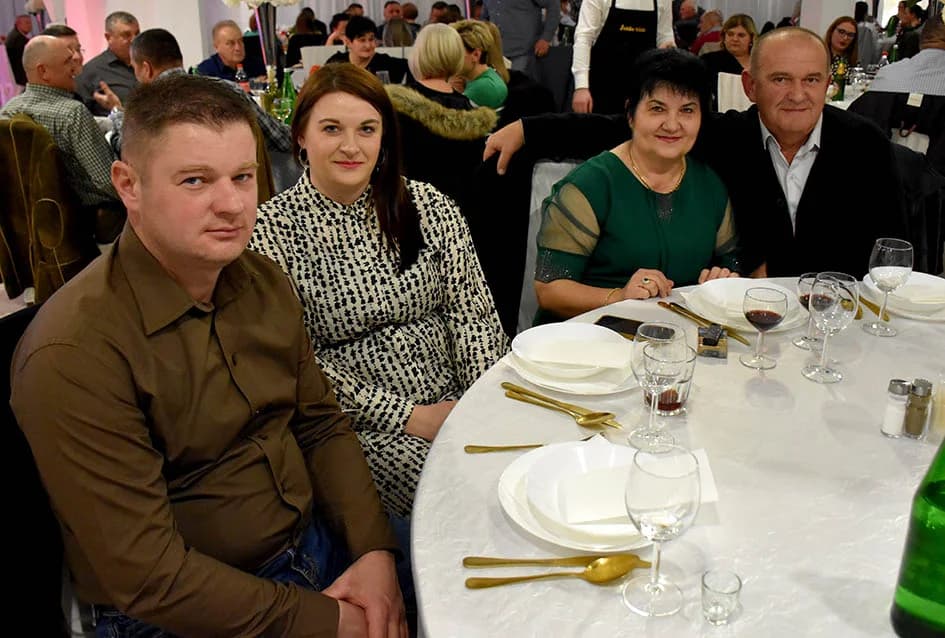 Lovci se veselili uz Ivana Štivića i Paore, bogatu tombolu i zanimljive igre