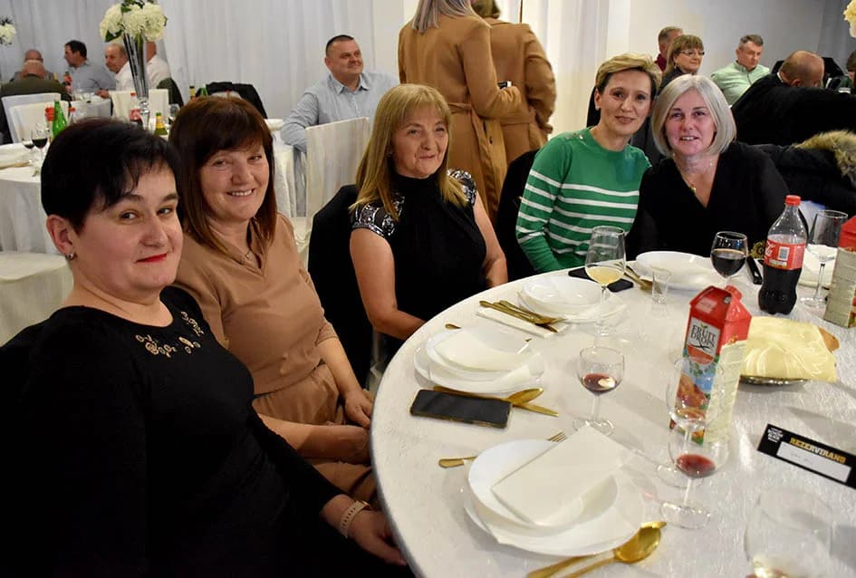 Lovci se veselili uz Ivana Štivića i Paore, bogatu tombolu i zanimljive igre
