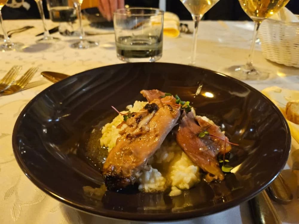 Teleća i janjeća koljenica novi gastro specijalitet u ponudi restorana Schön blick