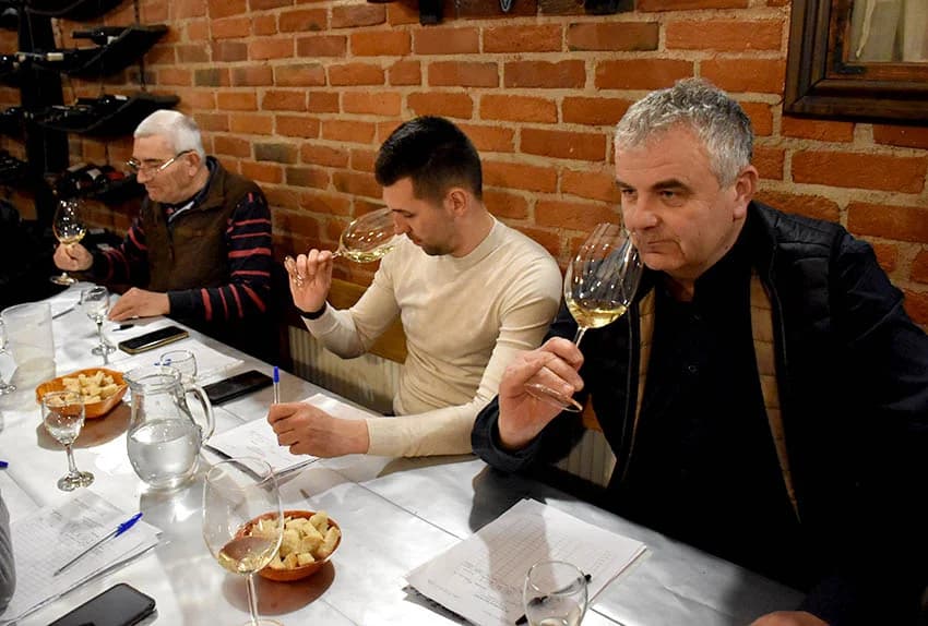 ZIMSKA ŠKOLA UDRUGE “ VINO-KAP“ IZ KAPTOLA: Ocjenjene mane i vrline 18 vrsta vina