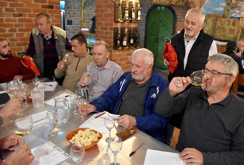ZIMSKA ŠKOLA UDRUGE “ VINO-KAP“ IZ KAPTOLA: Ocjenjene mane i vrline 18 vrsta vina