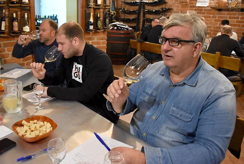 ZIMSKA ŠKOLA UDRUGE “ VINO-KAP“ IZ KAPTOLA: Ocjenjene mane i vrline 18 vrsta vina