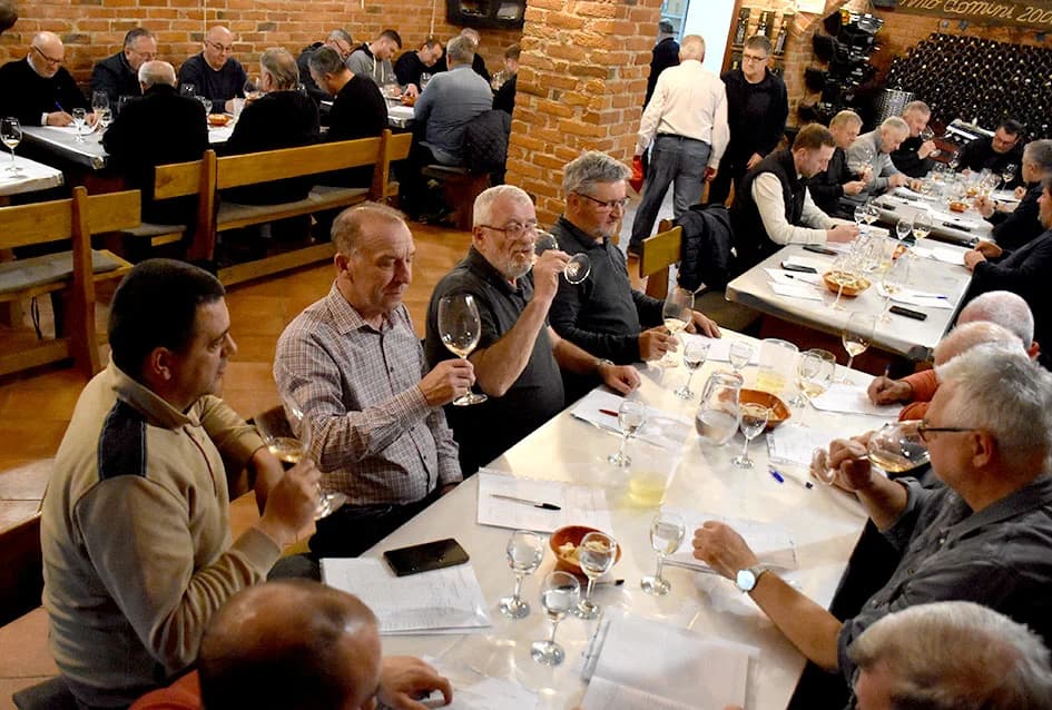 ZIMSKA ŠKOLA UDRUGE “ VINO-KAP“ IZ KAPTOLA: Ocjenjene mane i vrline 18 vrsta vina