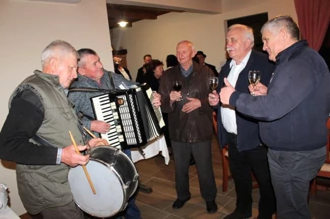 Pjesnička večer na imanju OPG-a Jakopović u Čaglinu