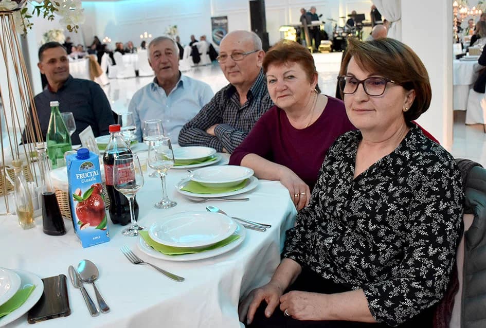 Veselilo  se 280 lovaca i njihovih prijatelja