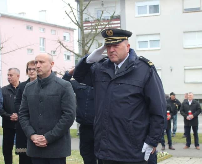 Polaganjem vijenaca i paljenjem svijeća odana počast poginulim hrvatskim braniteljima s pleterničkog područja