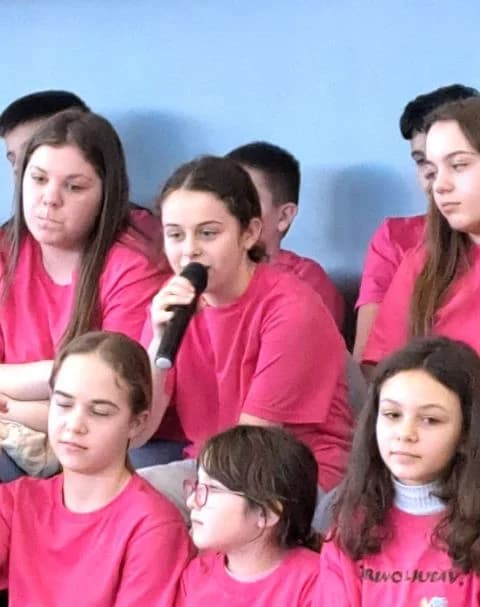 Okruglim stolom obilježili Dan ružičastih majica