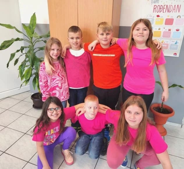 Okruglim stolom obilježili Dan ružičastih majica