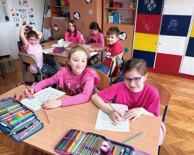 Okruglim stolom obilježili Dan ružičastih majica