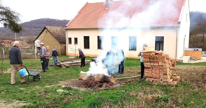 Akcija čišćenja terena  iza bivše općinske zgrade u Ruševu
