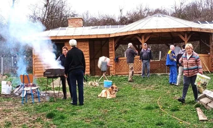 Akcija čišćenja terena  iza bivše općinske zgrade u Ruševu