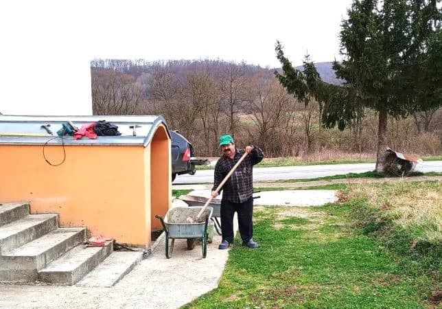 Akcija čišćenja terena  iza bivše općinske zgrade u Ruševu