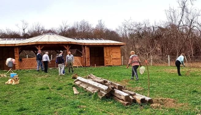 Akcija čišćenja terena  iza bivše općinske zgrade u Ruševu
